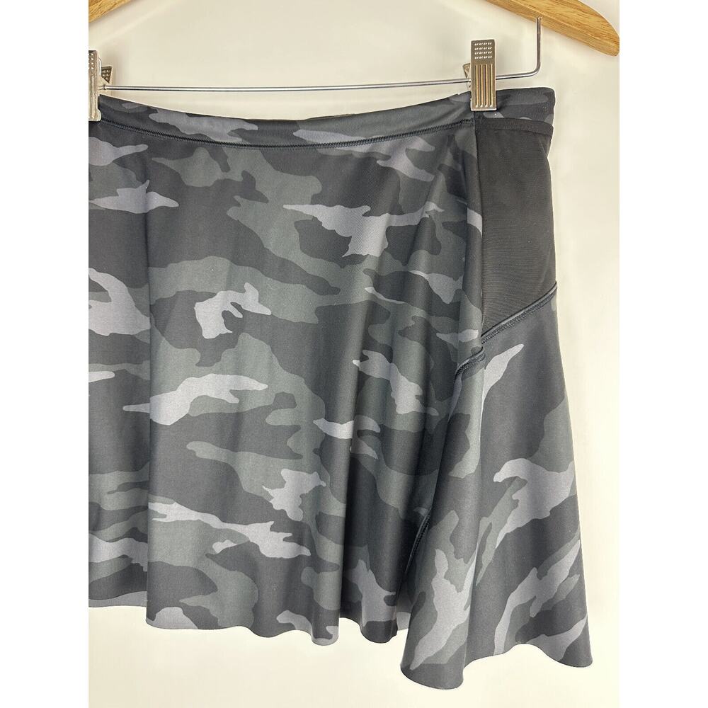 Athleta Camo Match Point Skort Shorts + Skirt Stretch Gripper Liner Women Medium - Picture 4 of 16